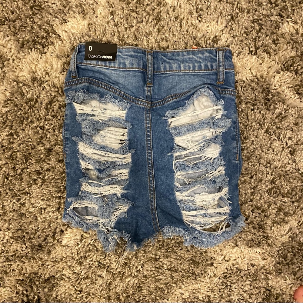 Fashion Nova Booty Ripped Distressed Denim Shorts High Rise Stretch Size 0 NWT